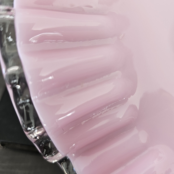 Vintage Fenton Pink Double Ruffle Edge Bowl - Picture 5 of 5